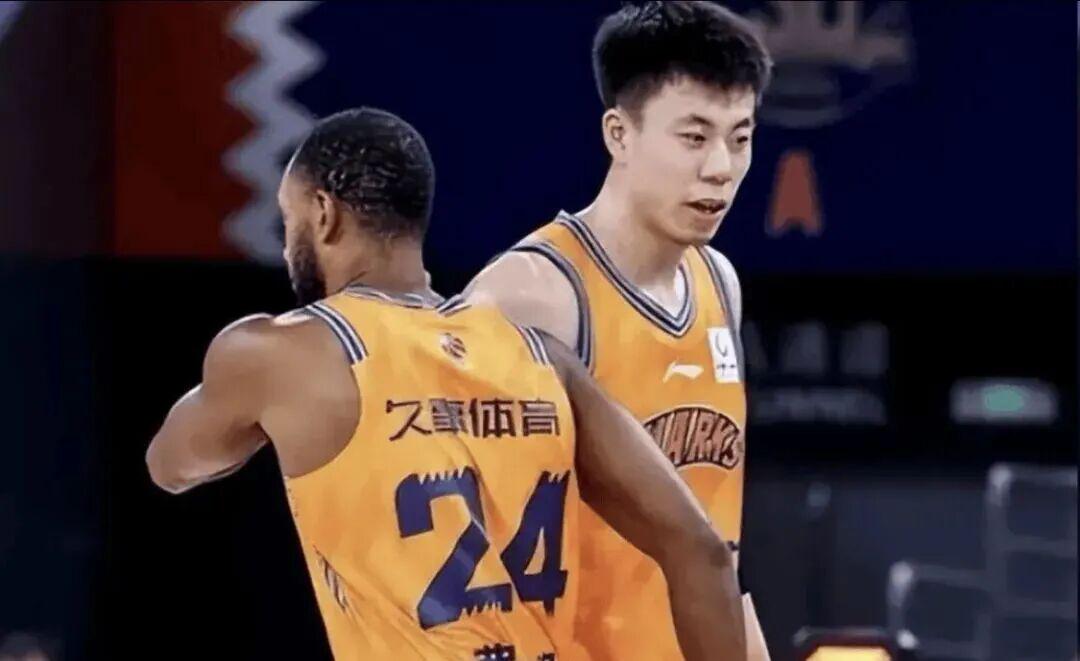 学霸港姐王嘉慧晒美照 颜值体态双在线气质出众