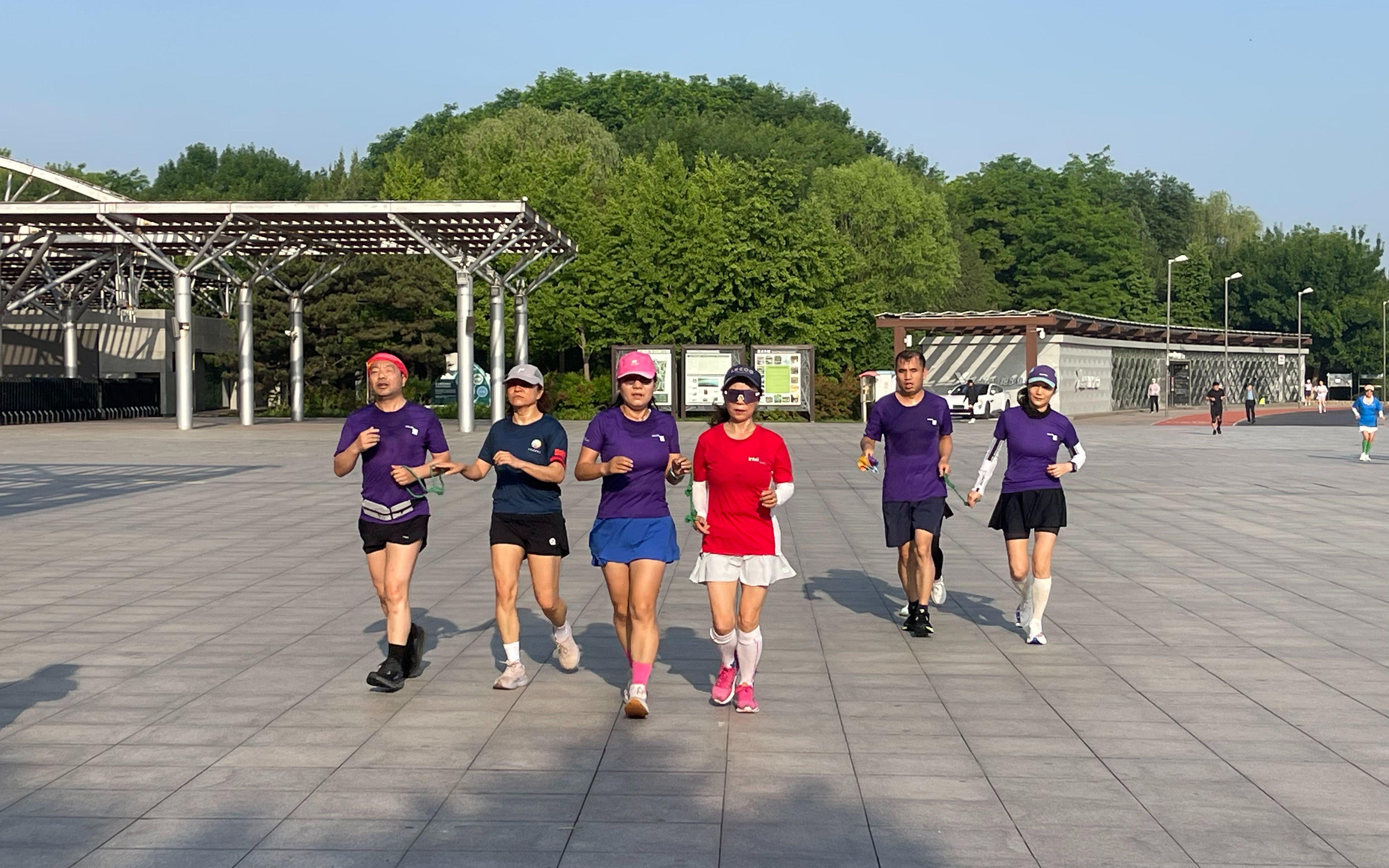 罗马诺：纽卡接近签下阿贾克斯18岁中场斯图尔，总价超2500万欧