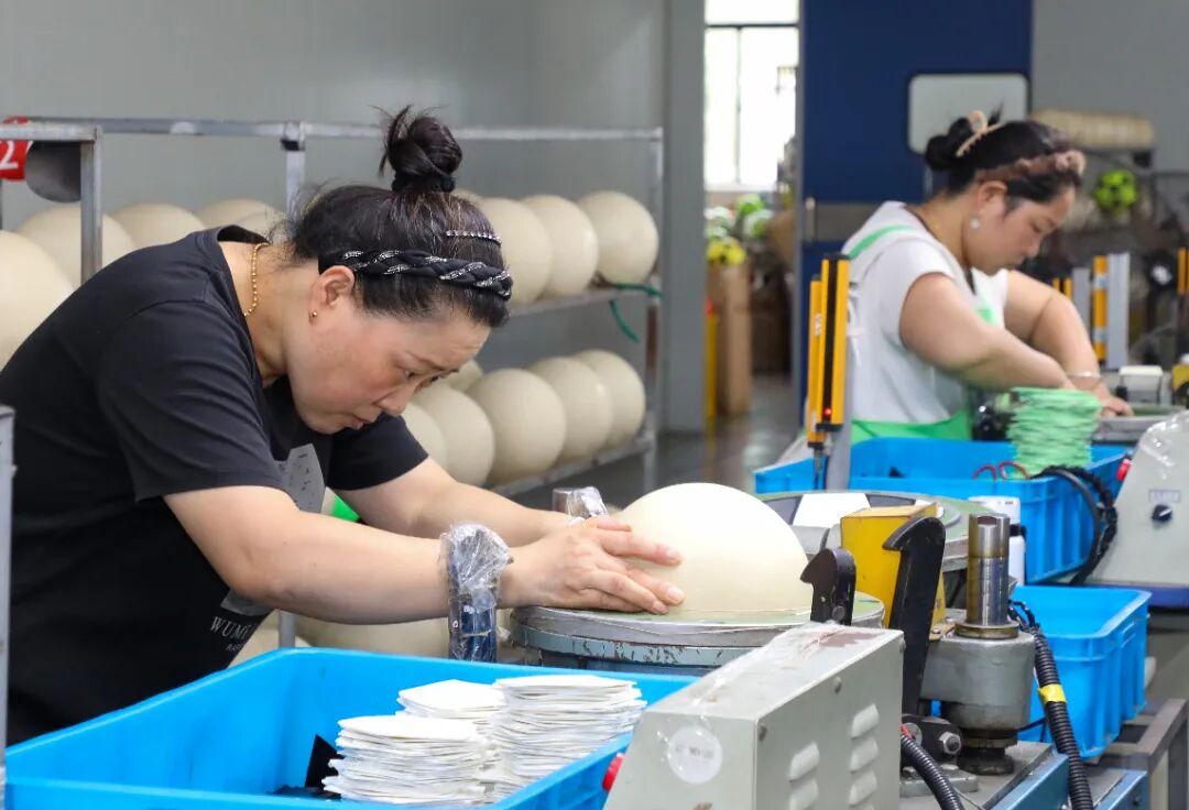 曼城赞助商阿提哈德:英超未进行任何沟通将评估可行法律方案